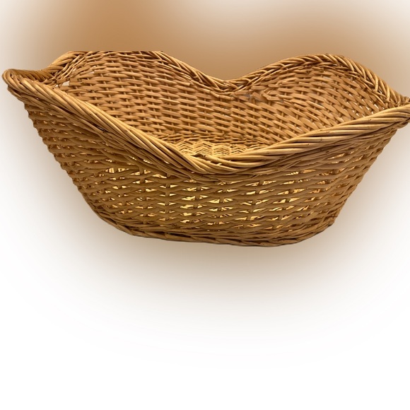 Dog or cat bed made from woven wood - Picture 3 of 9